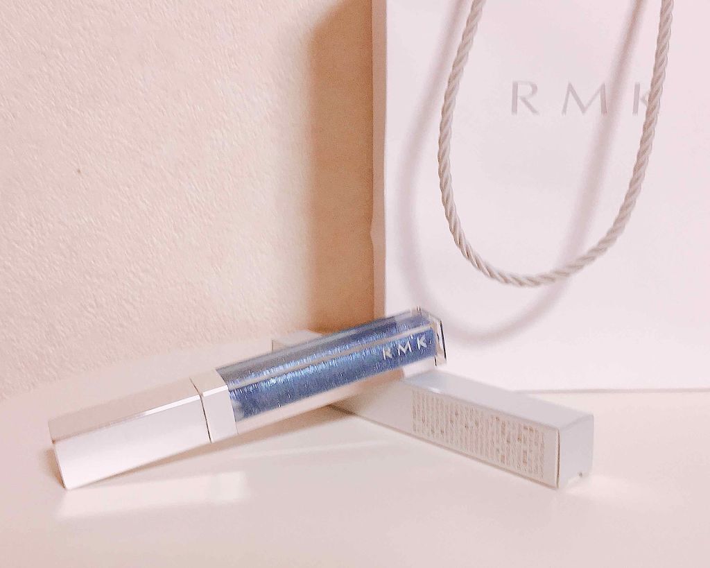 昨日友達とお買い物をしました☺️

ここ最近体調を崩していて買い物にも中々行けなかったので、いい気分転換になりました！

欲しかったコスメも買えて幸せです💕

RMKで気になっていたファンデのサンプルも貰えて嬉しい👏

初MACに行って