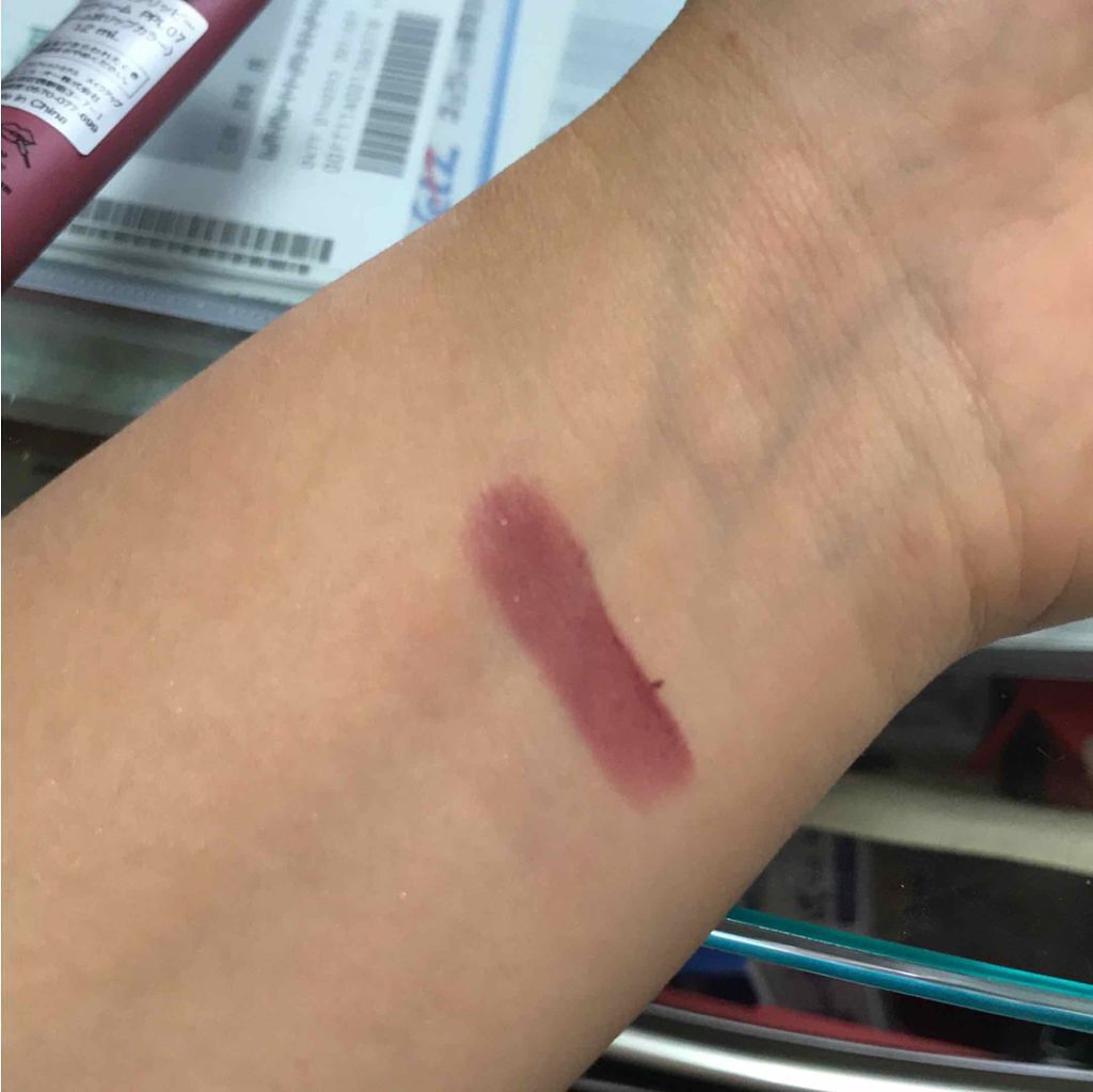 パウダーパフリッピー リップクリーム/NYX Professional Makeup/口紅を使ったクチコミ（3枚目）