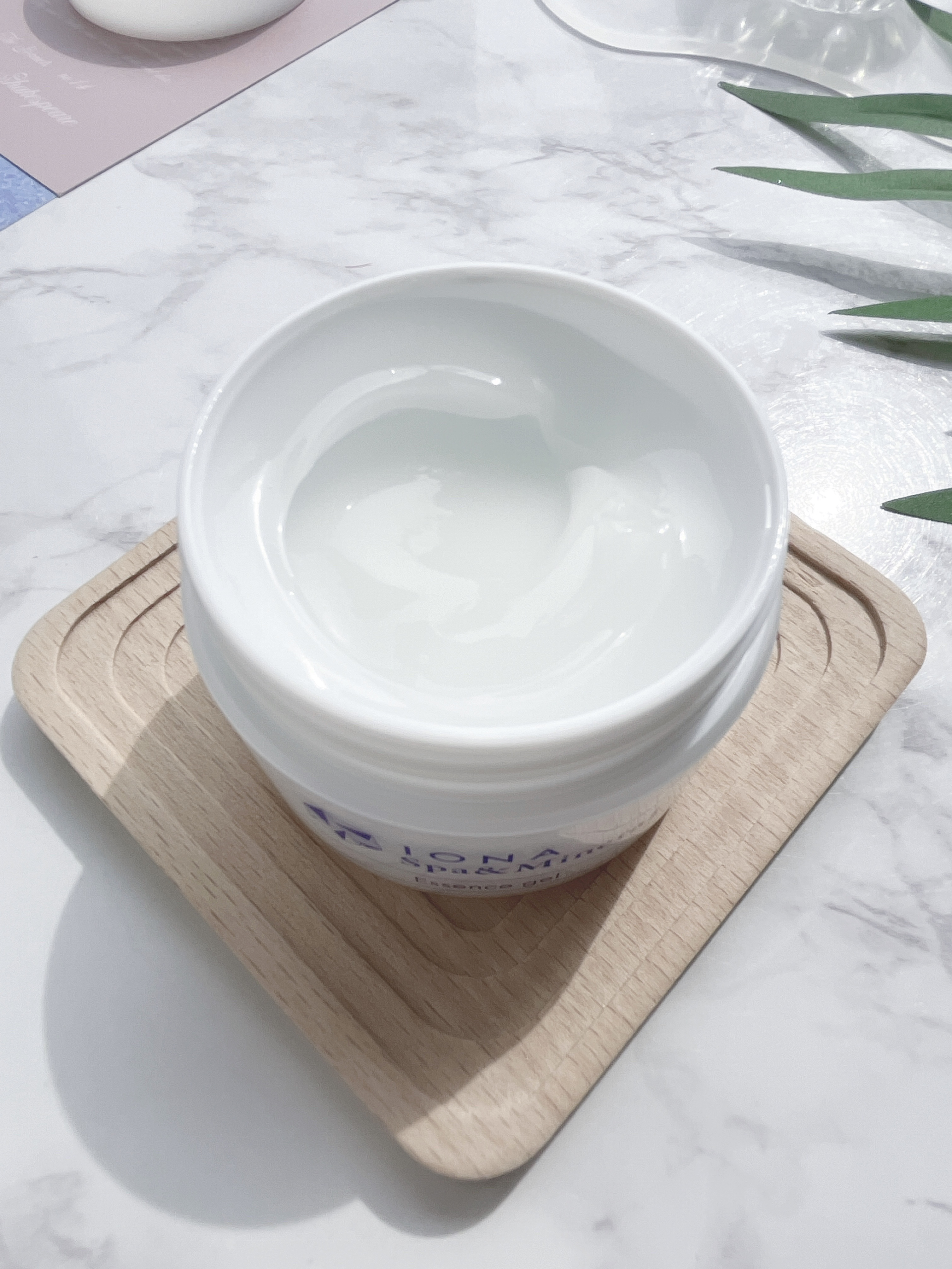 スパ＆ミネラル エッセンス ジェル/IONA/フェイスクリームを使ったクチコミ（2枚目）