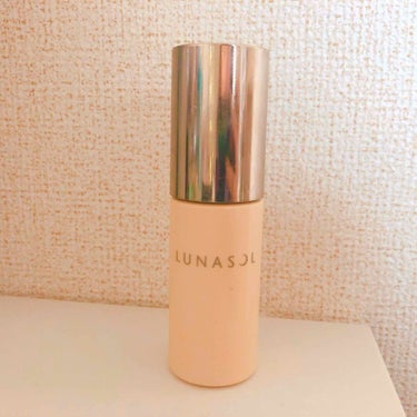 ❤︎LUNASOL
カラープライマー MAKEUP BASE
02 Soft Yellow


下地です！
私は昔から赤ら顔になりやすくとても悩んでいました(><)↯↯

イエロー下地になるので、赤みを