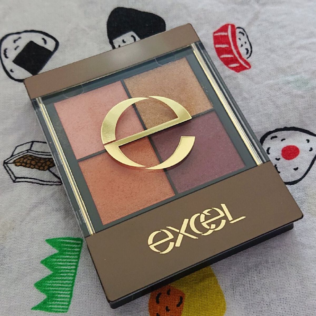 リアルクローズシャドウ/excel/アイシャドウパレットを使ったクチコミ(2枚目)