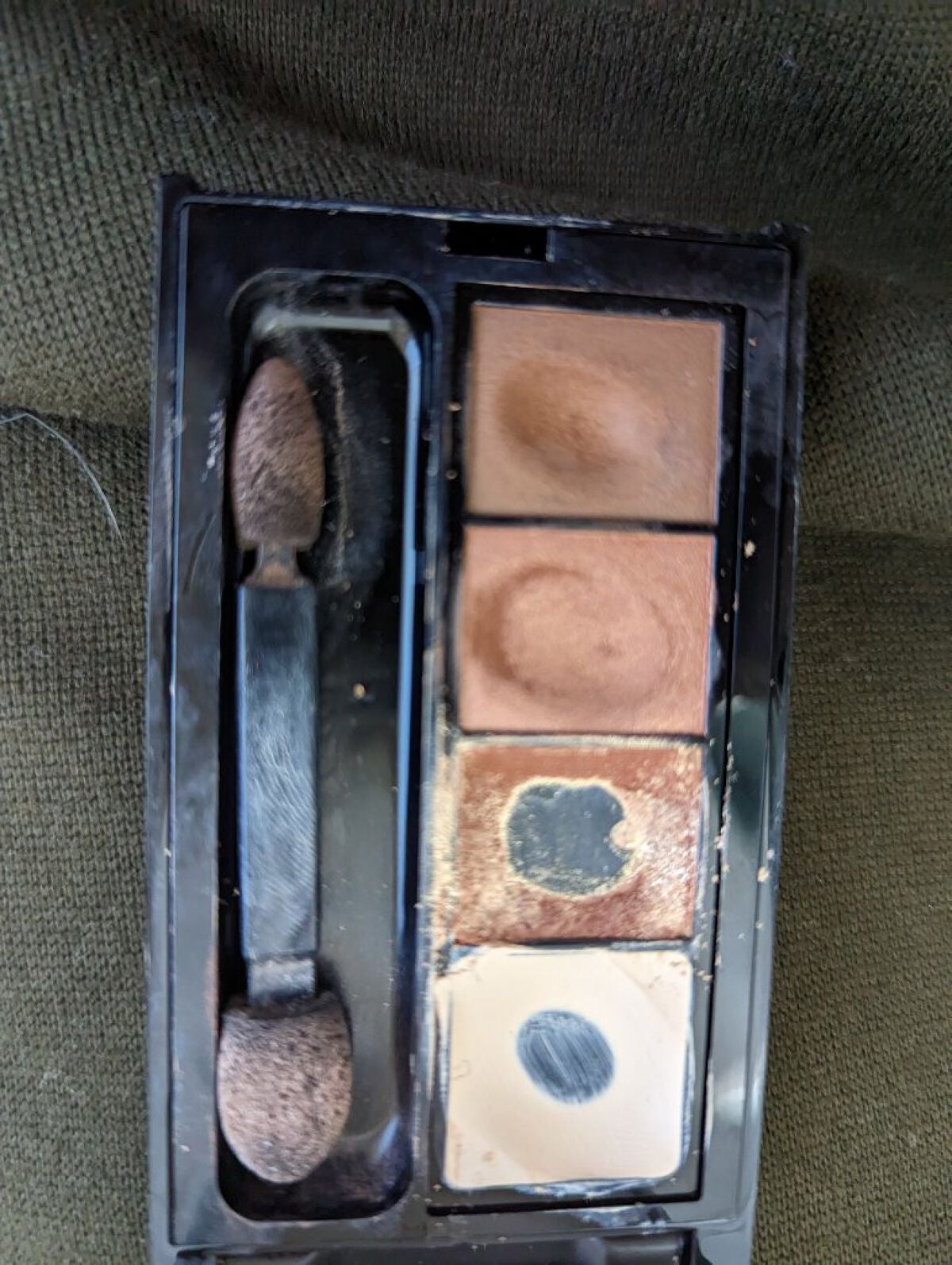 ふわゆか on LIPS 「オススメアイシャドウ✨LB1680円くらいブラウンで、ラメもつ..」(2枚目)