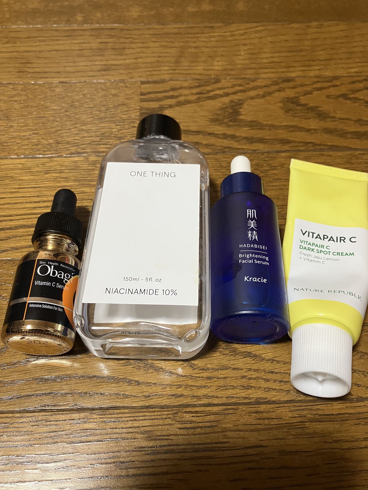 ✨緊急事態✨
毛穴が開いてるー😭💦

抗酸化の
ナイアシンアミド
ビタミンC
で対策！！

✨ONE THINGナイアシンアミド化粧水
洗顔後、お好みの導入化粧水や美容液で整えてから全顔につける！
潤いが足りないので２回押しこむ！！！
