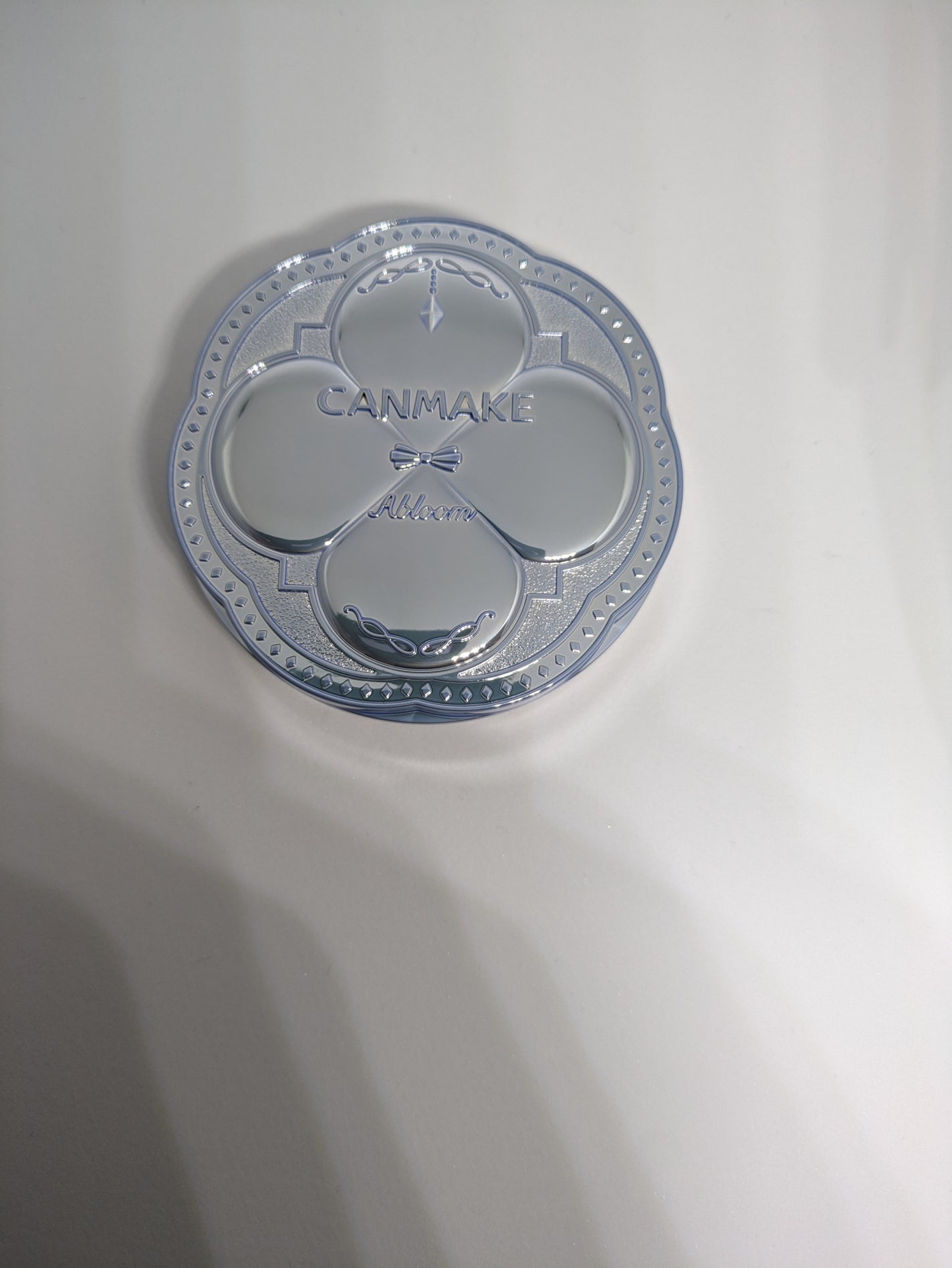 イルミネイティングフィニッシュパウダー ~Abloom~/キャンメイク/プレストパウダーを使ったクチコミ(2枚目)