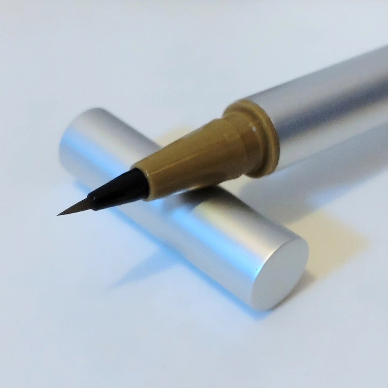 ベルベットアイブロウ 04 モスグレージュ/LUMIURGLAS/リキッドアイブロウを使ったクチコミ（2枚目）