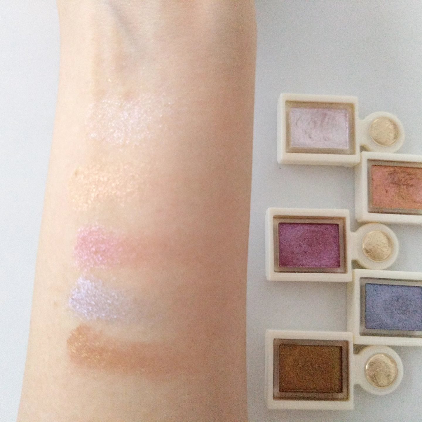 シャドーカスタマイズ　（ブリリアントグリッター）/MAJOLICA MAJORCA/グリッターを使ったクチコミ（2枚目）