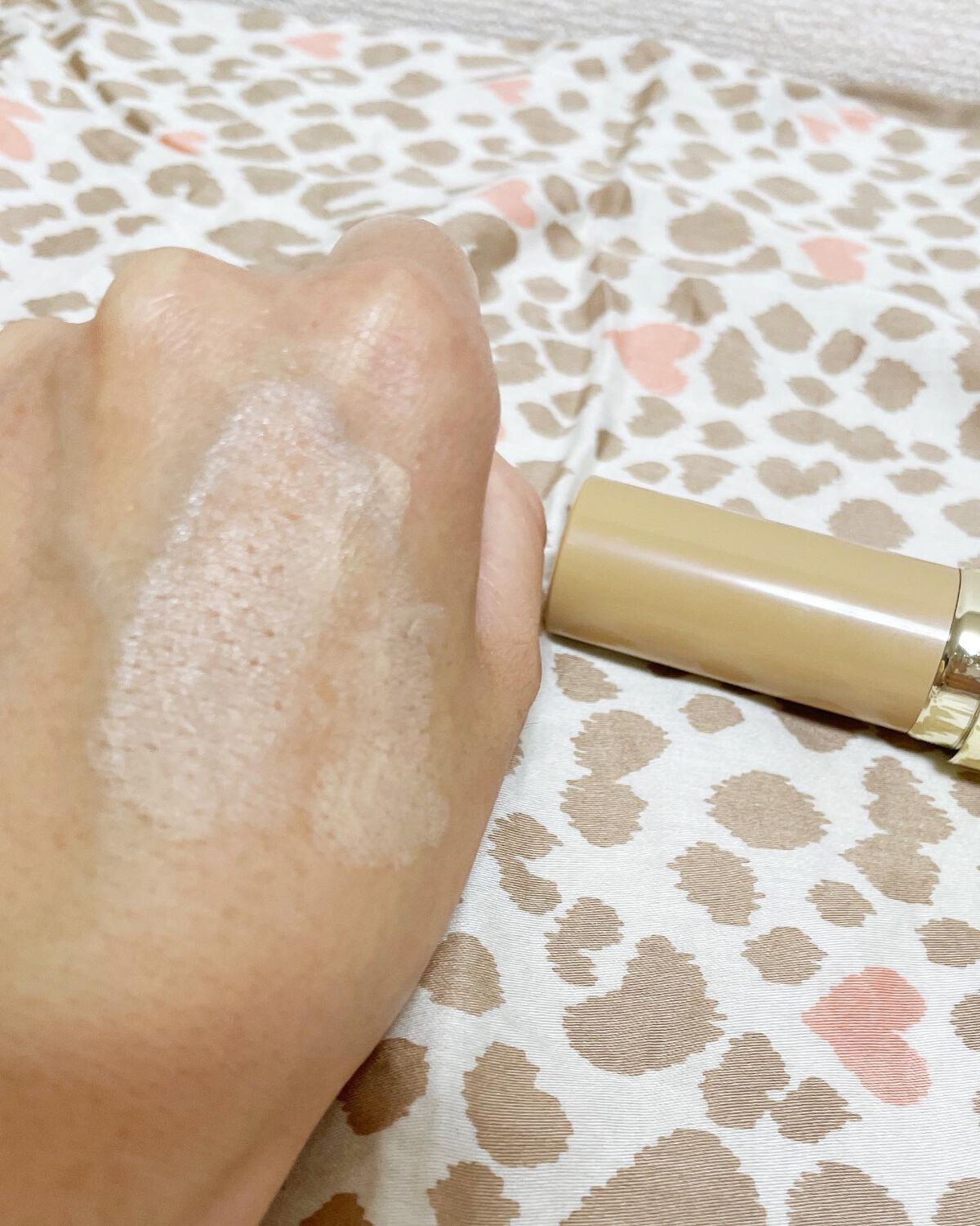 mok on LIPS 「シルキースティックファンデーションSPF50・PA+++全2色..」(5枚目)