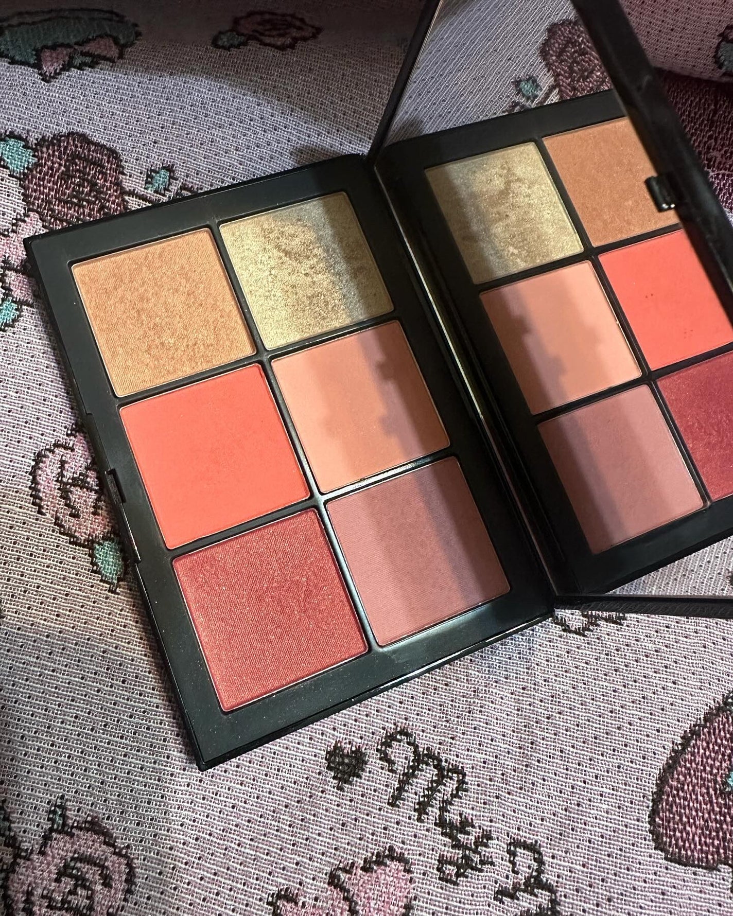 フリーラバー チークパレット/NARS/パウダーチークを使ったクチコミ(1枚目)