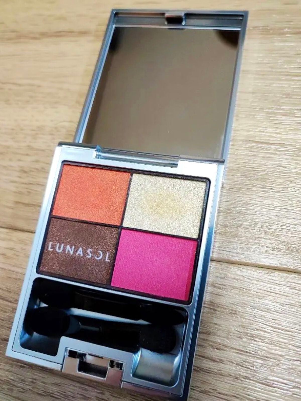 コントラスティングカラーアイズ/LUNASOL/アイシャドウパレットを使ったクチコミ(1枚目)