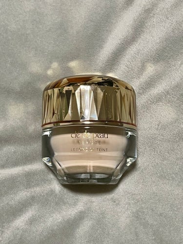 【使った商品】
clé de peau BEAUTÉ ル・フォンドゥタンn 00

【崩れにくさ】
普通

【カバー力】
ナチュラル

【ツヤorマット】
ツヤ

【良いところ】
とにかく美容成分のおか