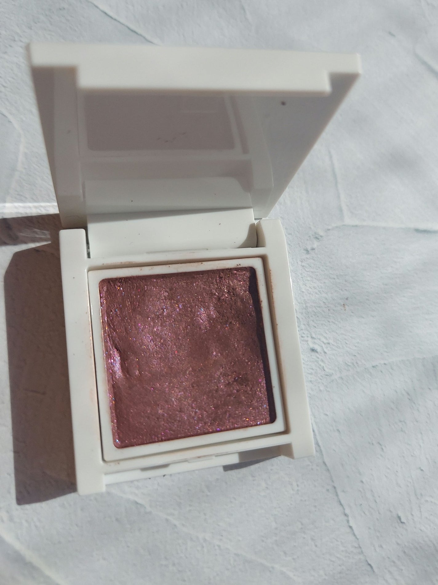 misaki on LIPS 「編集しないでそのまま何枚も載せます🙏私のベスコスアイシャドウ。..」(2枚目)