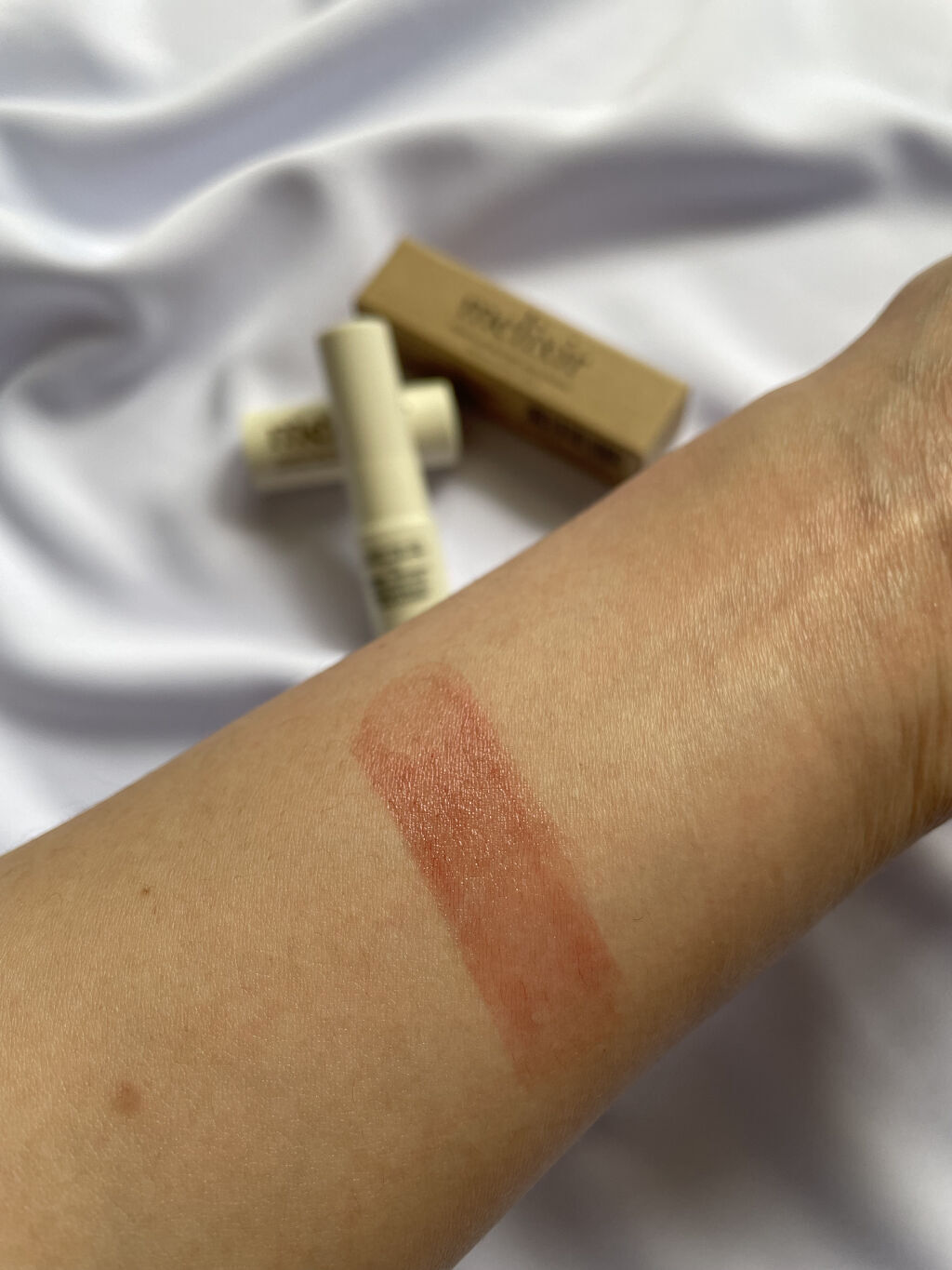 ヴィーガンリップバター 06 Lust Red/melixir/リップバームを使ったクチコミ（3枚目）