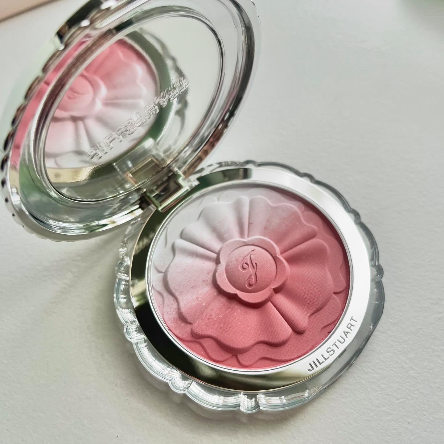 フラワークチュール メイクアップパフ/JILL STUART/パフ・スポンジを使ったクチコミ（2枚目）