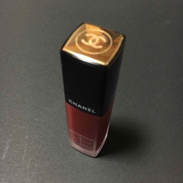 【CHANEL】
ルージュアリュールインク
154 エクスペリモンテ

ブルベ冬大勝利カラー！！！！
パケもカラーも一目惚れで購入。

かなりマットに仕上がるため、普通に塗ると時間が経ってから余分な液と