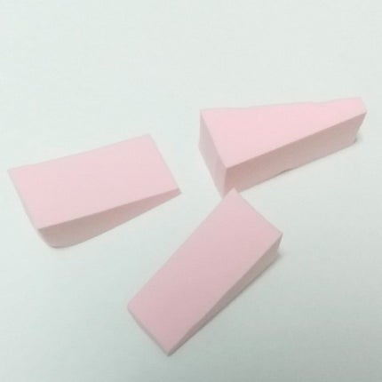 メイクアップスポンジ(バリューパック ウェッジ型 30個)/DAISO/パフ・スポンジを使ったクチコミ(4枚目)