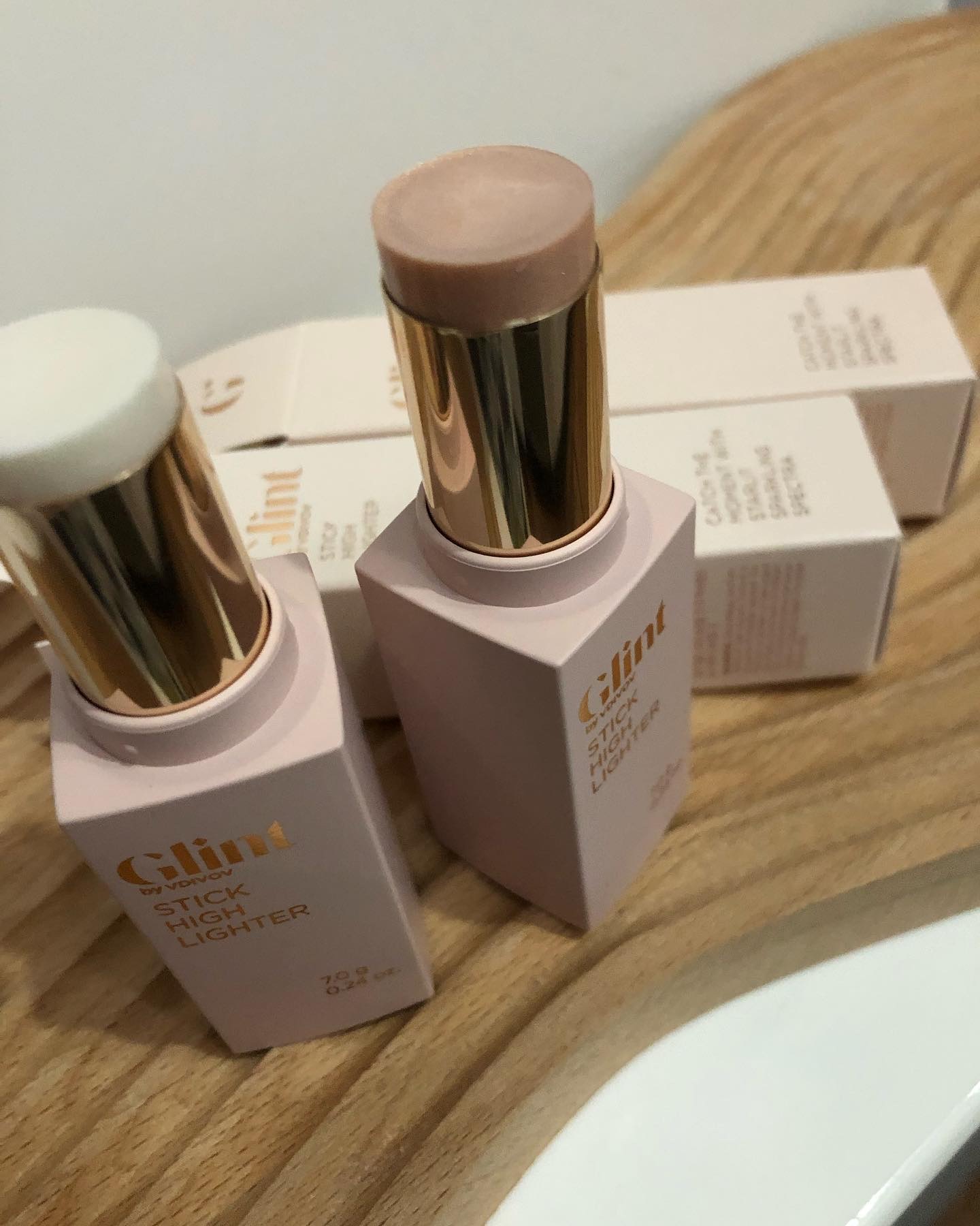 スティックハイライター 01 デューイムーン/Glint/スティックハイライトを使ったクチコミ（3枚目）