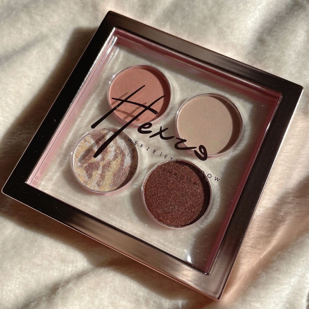 VAST NEBULA 4COLOR EYESHADOW PALETTE/HEXZE（ヘックスゼ）/アイシャドウパレットを使ったクチコミ（3枚目）