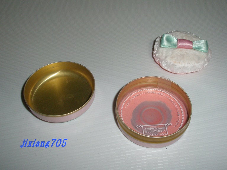 パフ・デ・チーク/MAJOLICA MAJORCA/パウダーチークを使ったクチコミ(1枚目)