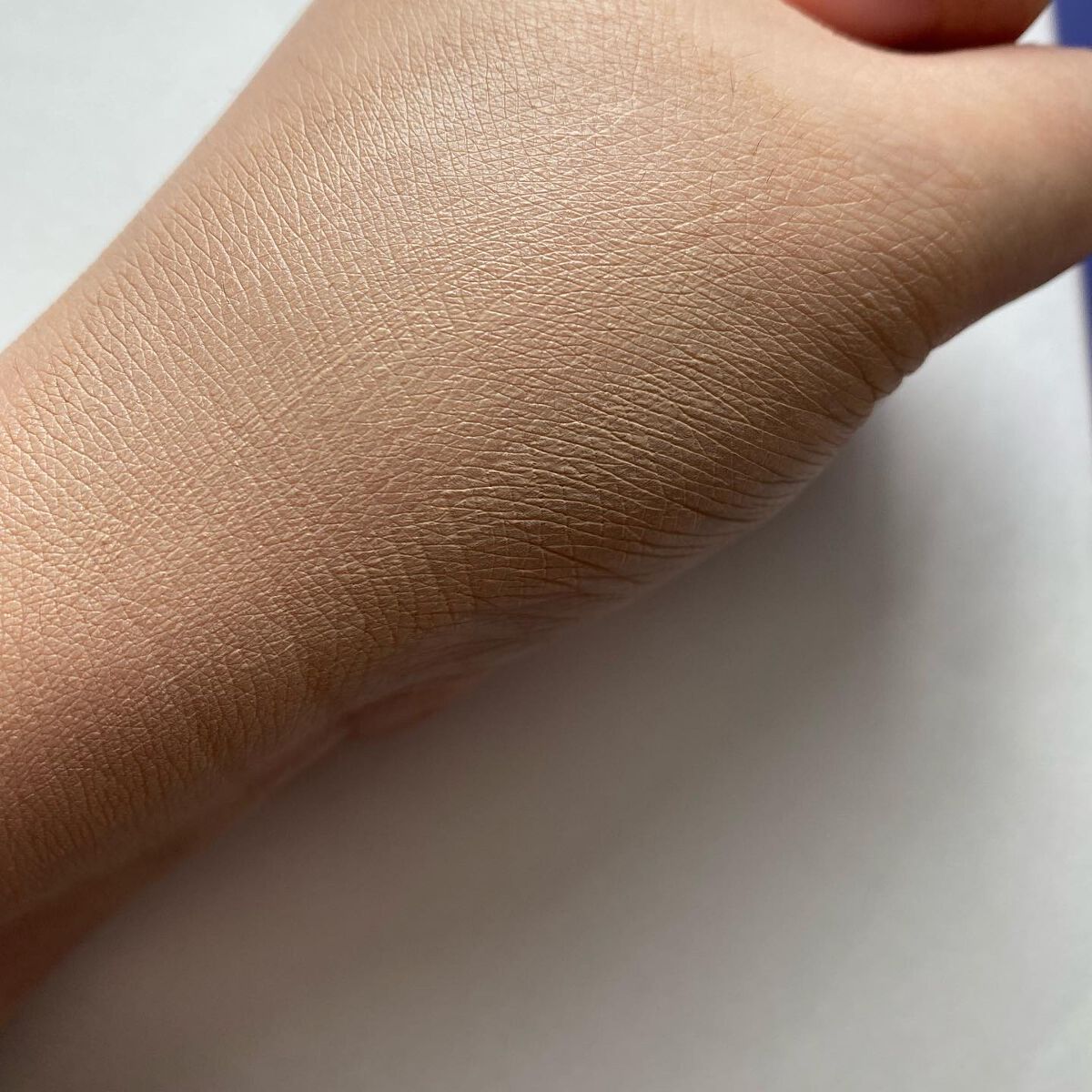 KANNIE on LIPS 「こっくりしたやや硬めのテクスチャーだけど乾燥は全く気にならなか..」(4枚目)