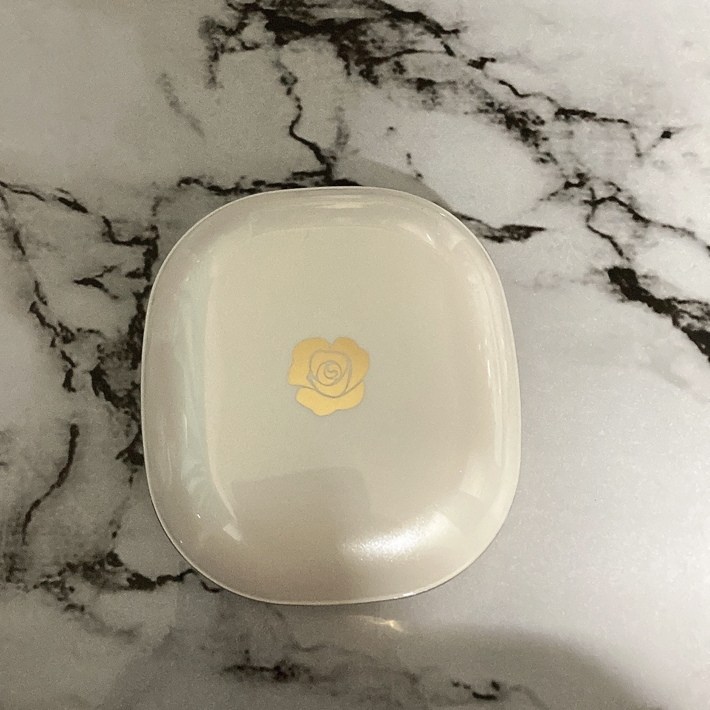 サンブロックルーセントパウダーex./ステファニー/プレストパウダーを使ったクチコミ（2枚目）