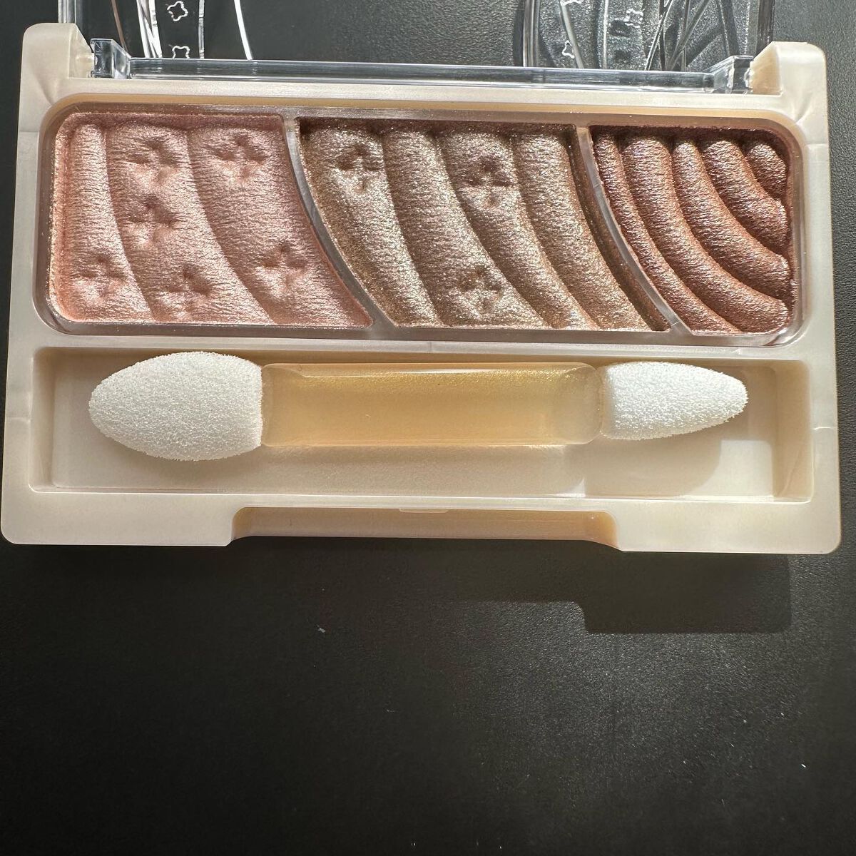 トーンアップアイシャドウ/CEZANNE/アイシャドウパレットを使ったクチコミ（2枚目）