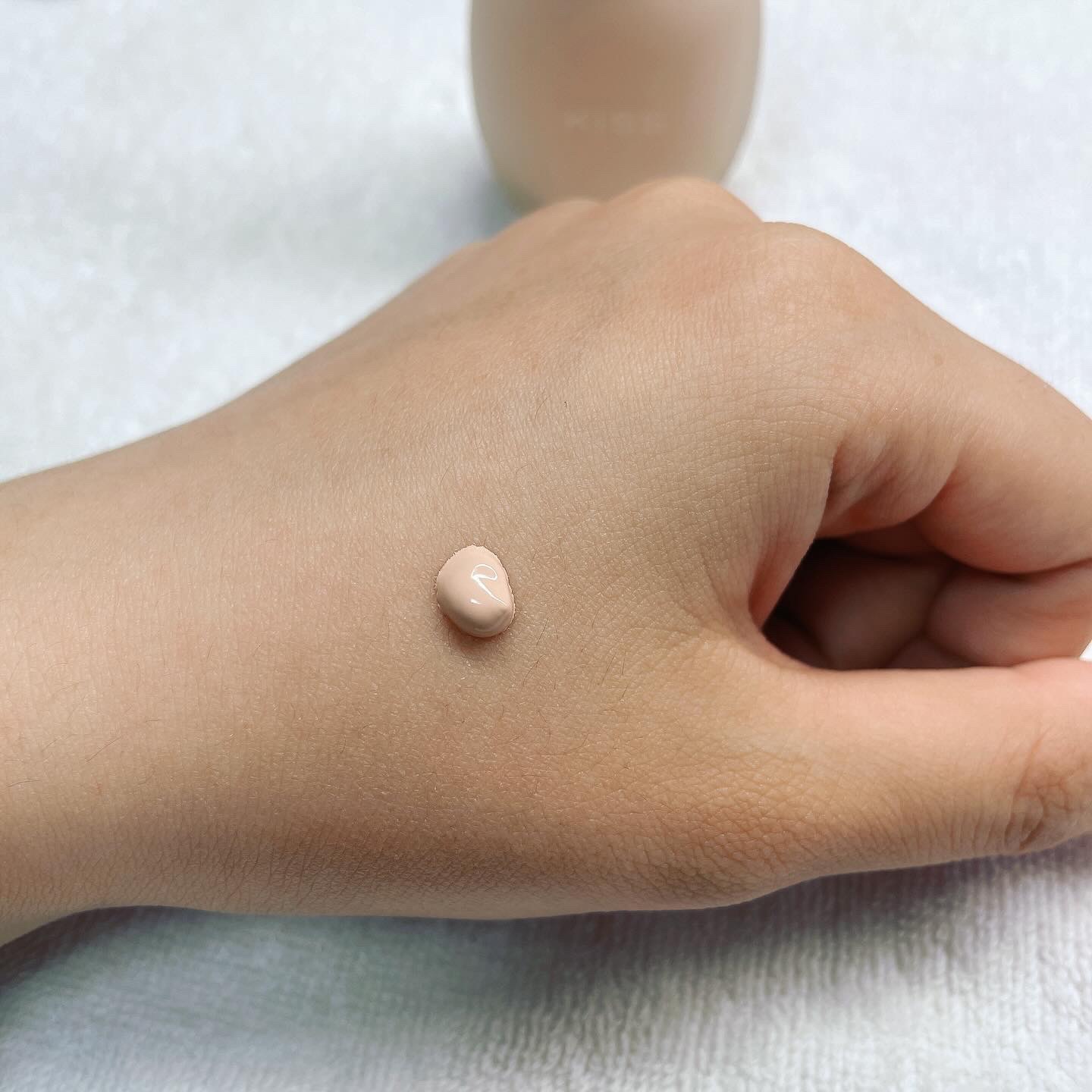 ミルキッシュガラスファンデ 01 シェル/KiSS/リキッドファンデーションを使ったクチコミ（2枚目）