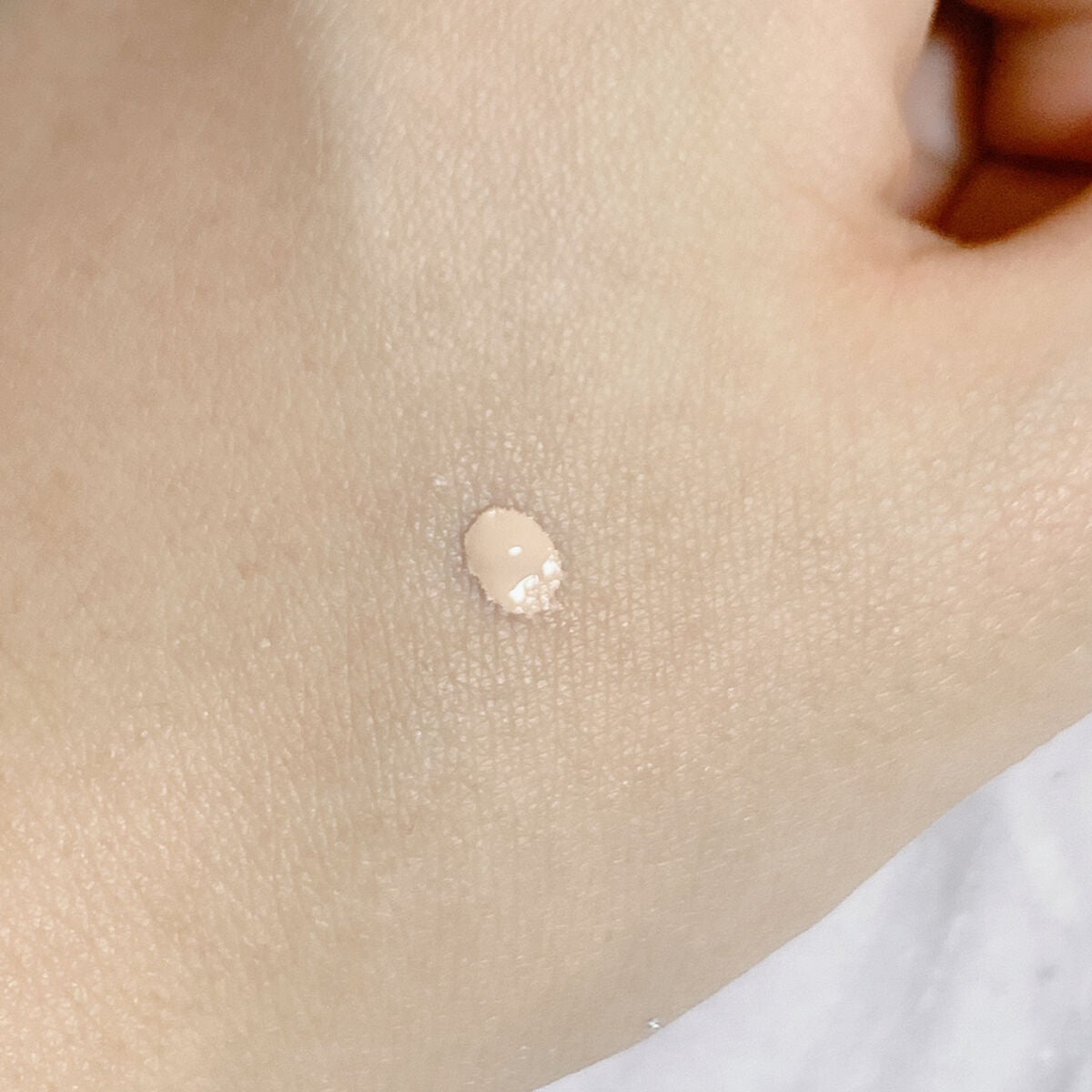 カバーパーフェクション チップコンシーラー/the SAEM/リキッドコンシーラーを使ったクチコミ(2枚目)