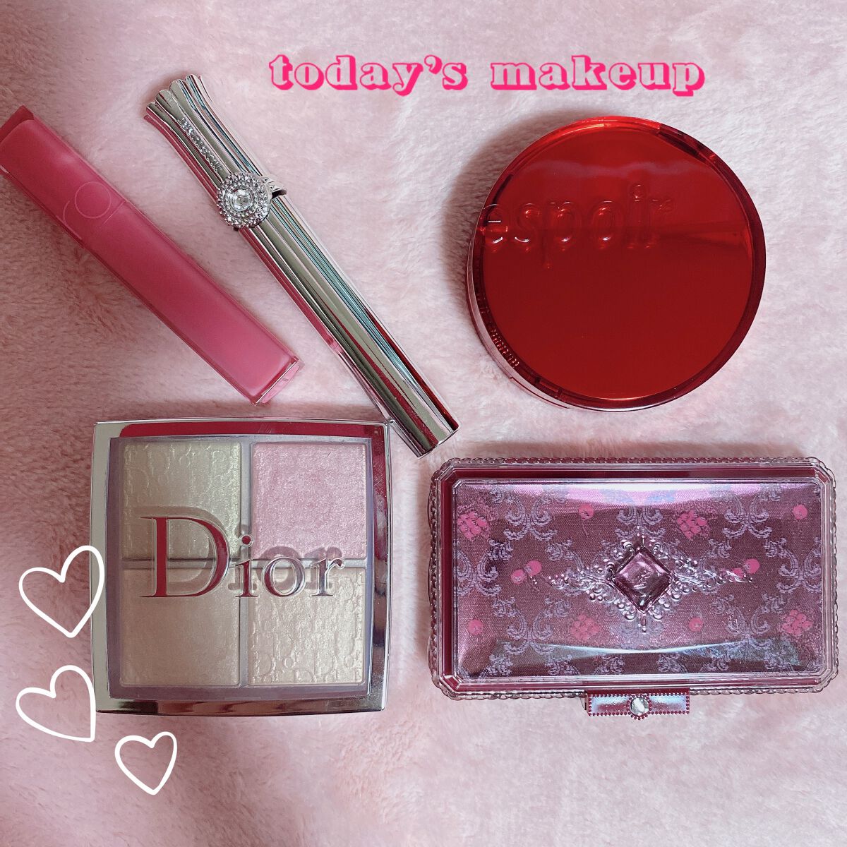 
today's makeup ＊

赤　× ピンク　を中心に
お気に入りコスメでメイクしました。

エスポアのクッションは新入りちゃんでした✨

パケが高級感あって可愛いのと、
カバー力がありセミマットな仕上がりで
満足でした。
化粧直し