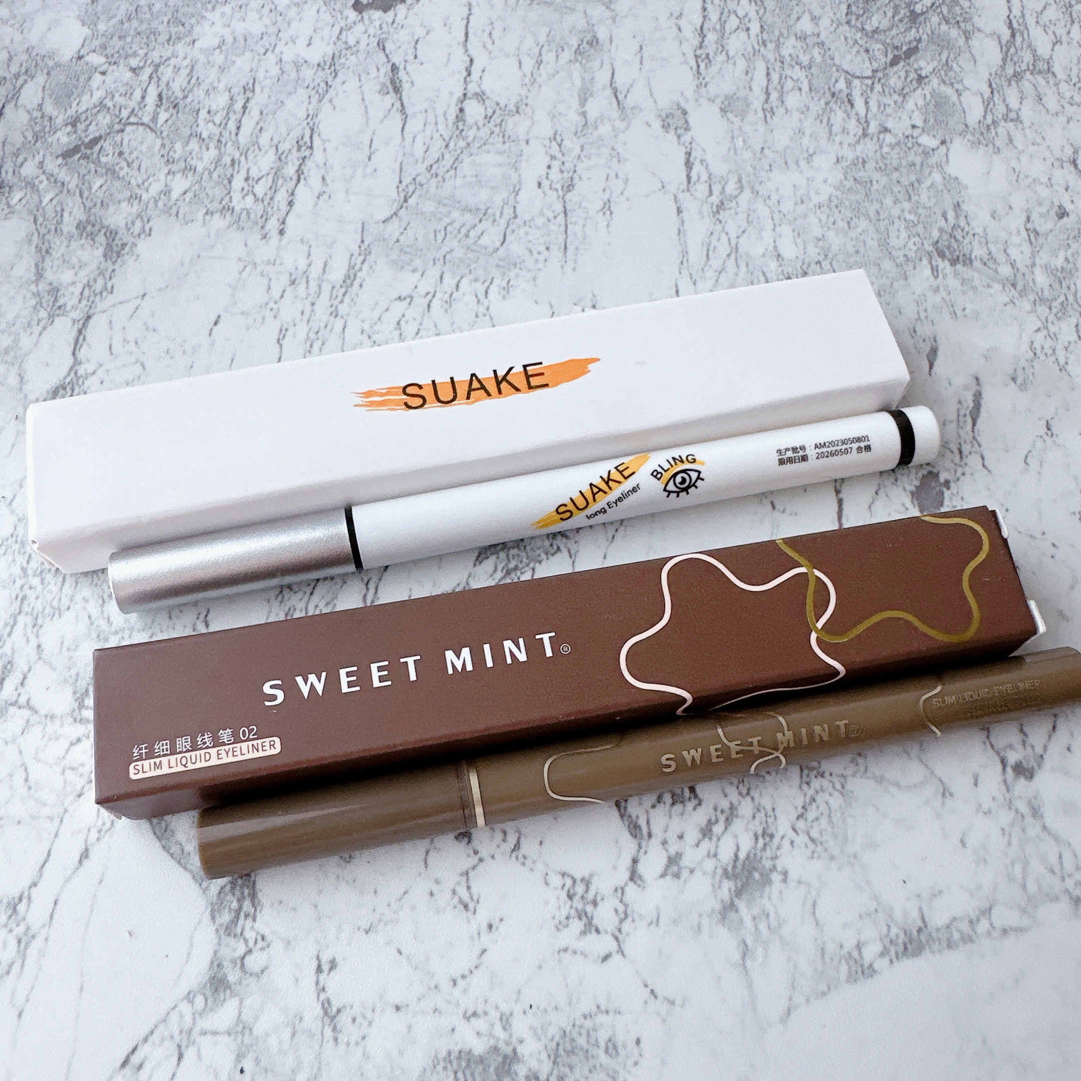 メガ割 購入品④

けっこう気になってた下まつげライナー

メガ割で普通のアイライナーとセットになっており
お得だなぁと思い購入しました♪

安いのでどうかなぁと思っていましたが
細さもちょうど良くて、滑らかで描きやすく
落ちにくいので、さ