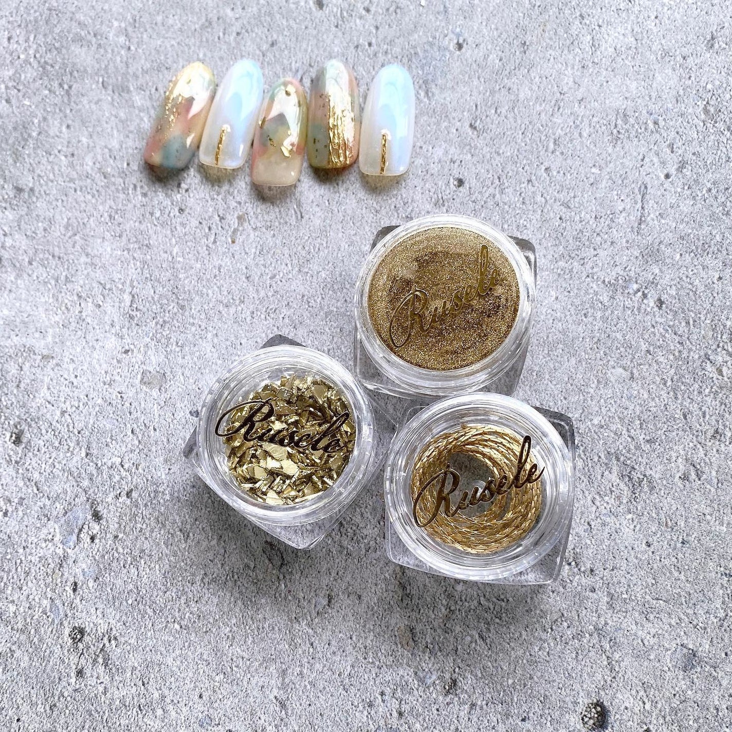 naomi on LIPS 「インクを使った簡単なニュアンスアートを作ってみました🥸オーロラ..」(2枚目)