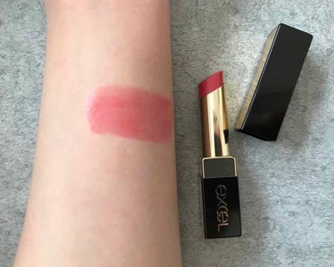 エクセル グレイズバームリップのGB02ピーチタルト💄

まず色が可愛い春カラー❤️
そしてリップクリームのように潤う✨
スルスルとつけやすいけど、滑らか過ぎて色は少し落ちやすいかな。ティントじゃないか