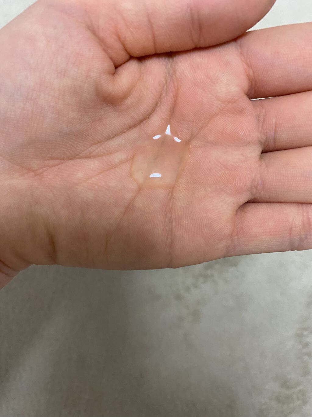 matsukiyo 発酵セラミド美容液のクチコミ「こんにちは🐸🐸

1本使い切ったのでレビューします！！

💜セラミド美容液
💜マツキヨ限定
💜.....」（3枚目）