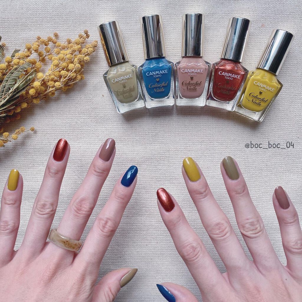 '
8月発売の限定色で
カラフルネイル𓂃◌𓈒𓐍
'
アースカラー使いやすいし
可愛いし最高( ´-` ).｡oO
'
カッパーブラウン手に塗っても
めちゃくちゃ可愛いんだけど
ちょっと派手かなぁ、、って人は
フットネイルに使っても可愛