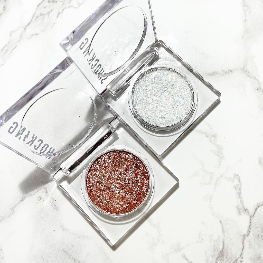 THE SHOCKING BEAM GLITTER/TONYMOLY/単色アイシャドウを使ったクチコミ(2枚目)