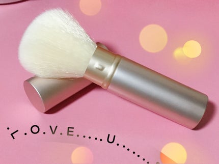 DAISO 携帯フェイスブラシ(スライド式10.2cm)のクチコミ「✼••┈┈••✼••┈┈••✼••┈┈••✼••┈┈••✼
DAISO🌸携帯フェイスブラシ
.....」(2枚目)