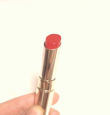 OPERAのリップはとにかく塗りやすい！！！💄✨

スルスル塗れるのに発色もとても良くて、このリップじゃないとだめなくらい愛用してます😊💕

写真のカラーは01番のレッドです💕


#リップ 
#プチプ