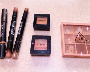 今まで買った韓国コスメ
✨アイシャドー編✨
【WITCH'S POUCH】WITCH'S FIT STICK SHADOW
【MISSHA】DUAL BLENDING  CUSHION SHADOW
【