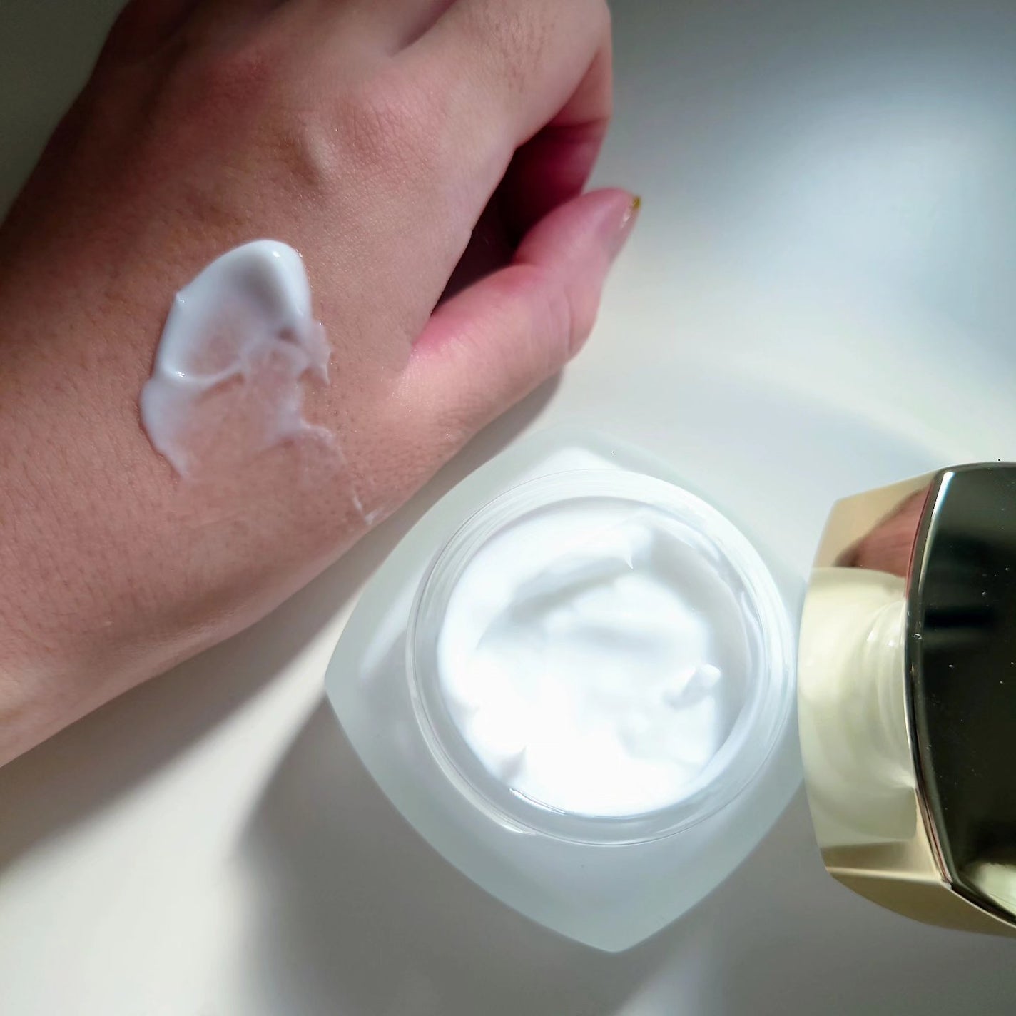 ロサ セレナイト スノーローズ エッセンス クリスタルスキン ローション/ROSA FAYRE/化粧水を使ったクチコミ(7枚目)