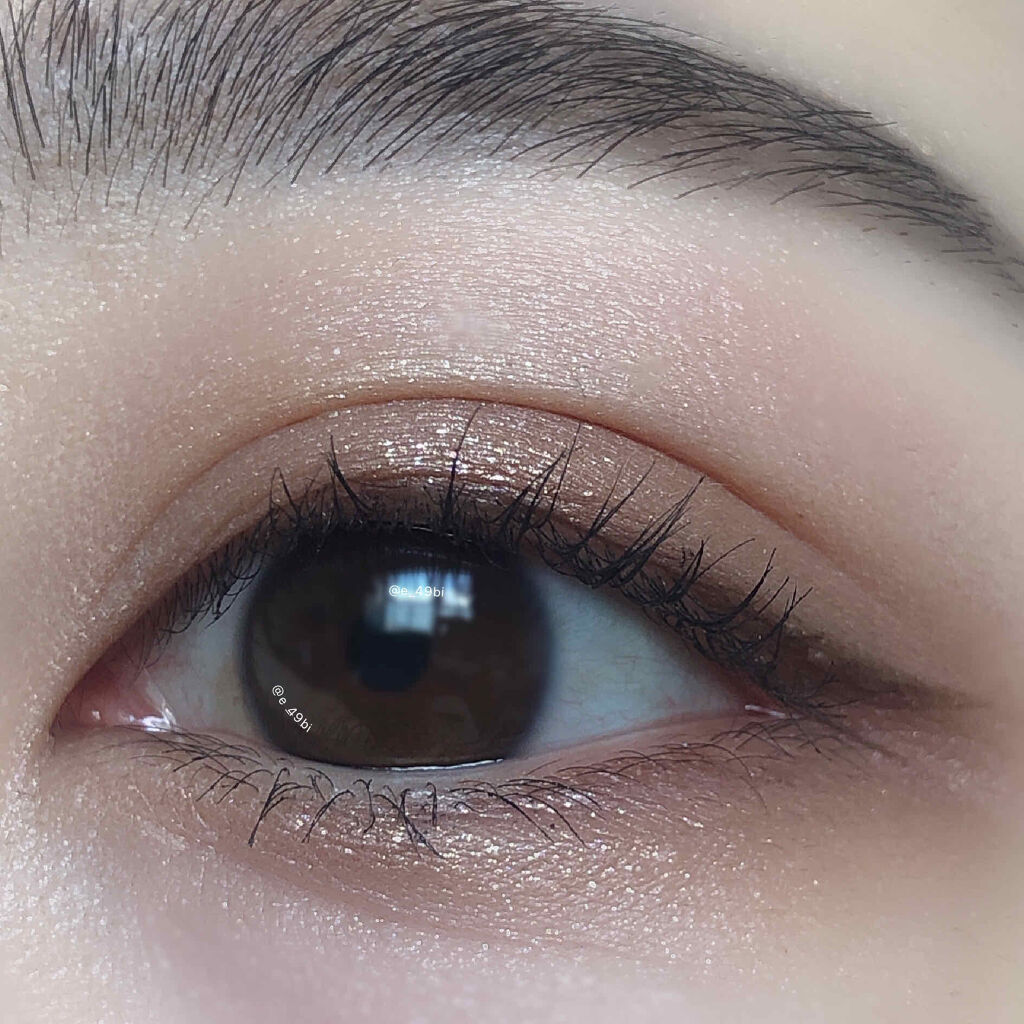 ウイスパーグロスフォーアイ/THREE/リキッドアイシャドウを使ったクチコミ（3枚目）