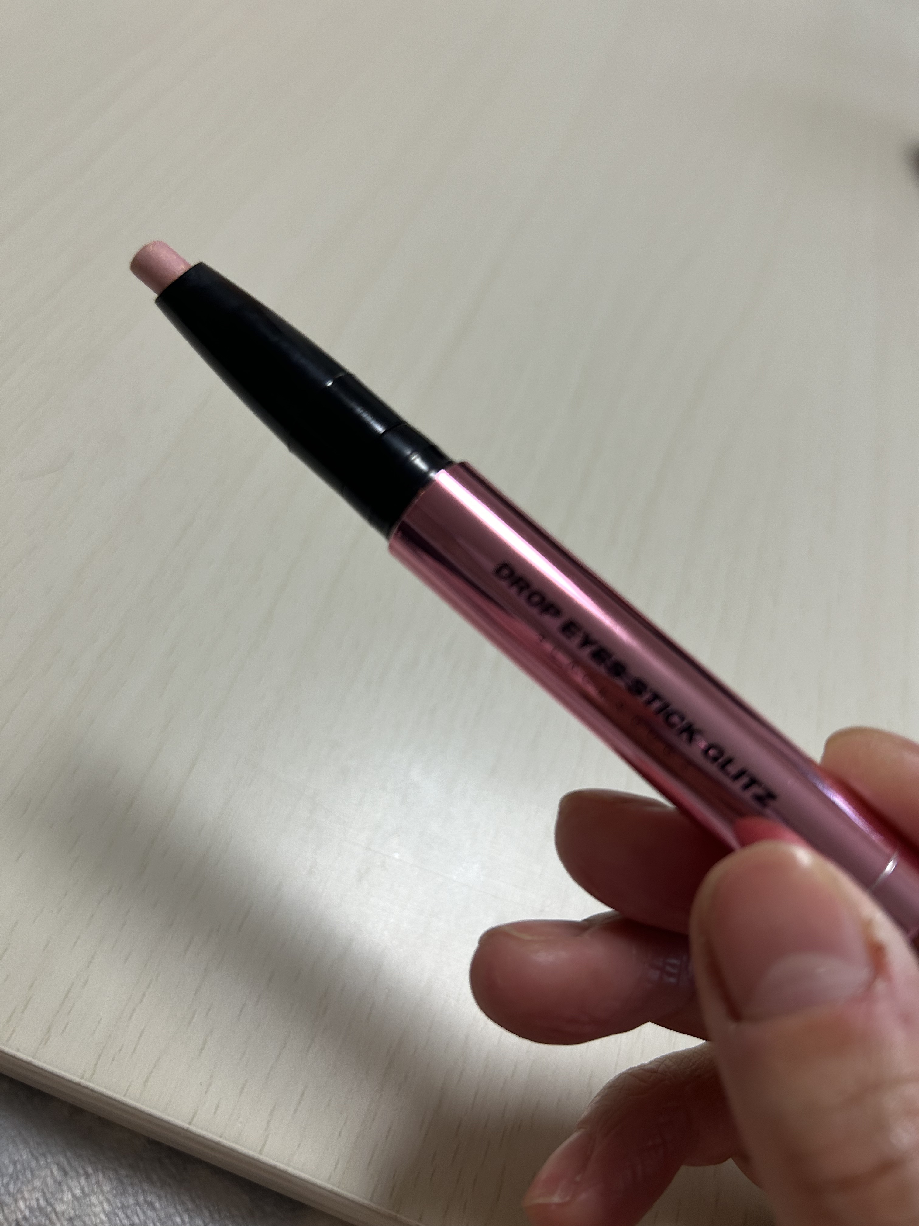 ドロップアイズスティックグリッツ D04 ペタル/BLACK ROUGE/スティックアイシャドウを使ったクチコミ（2枚目）