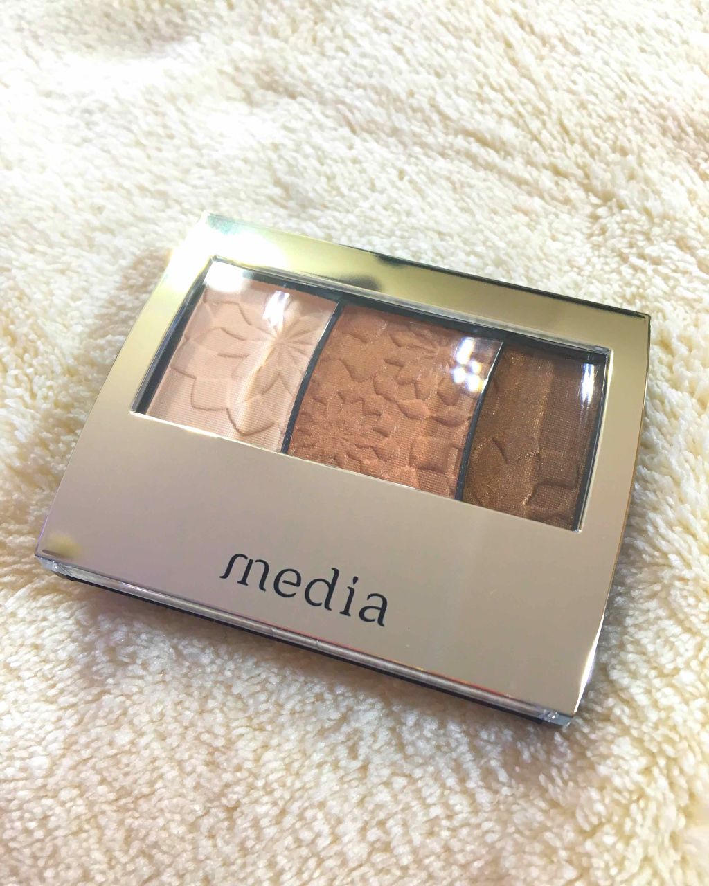 グラデカラーアイシャドウ/media/アイシャドウパレットを使ったクチコミ(1枚目)