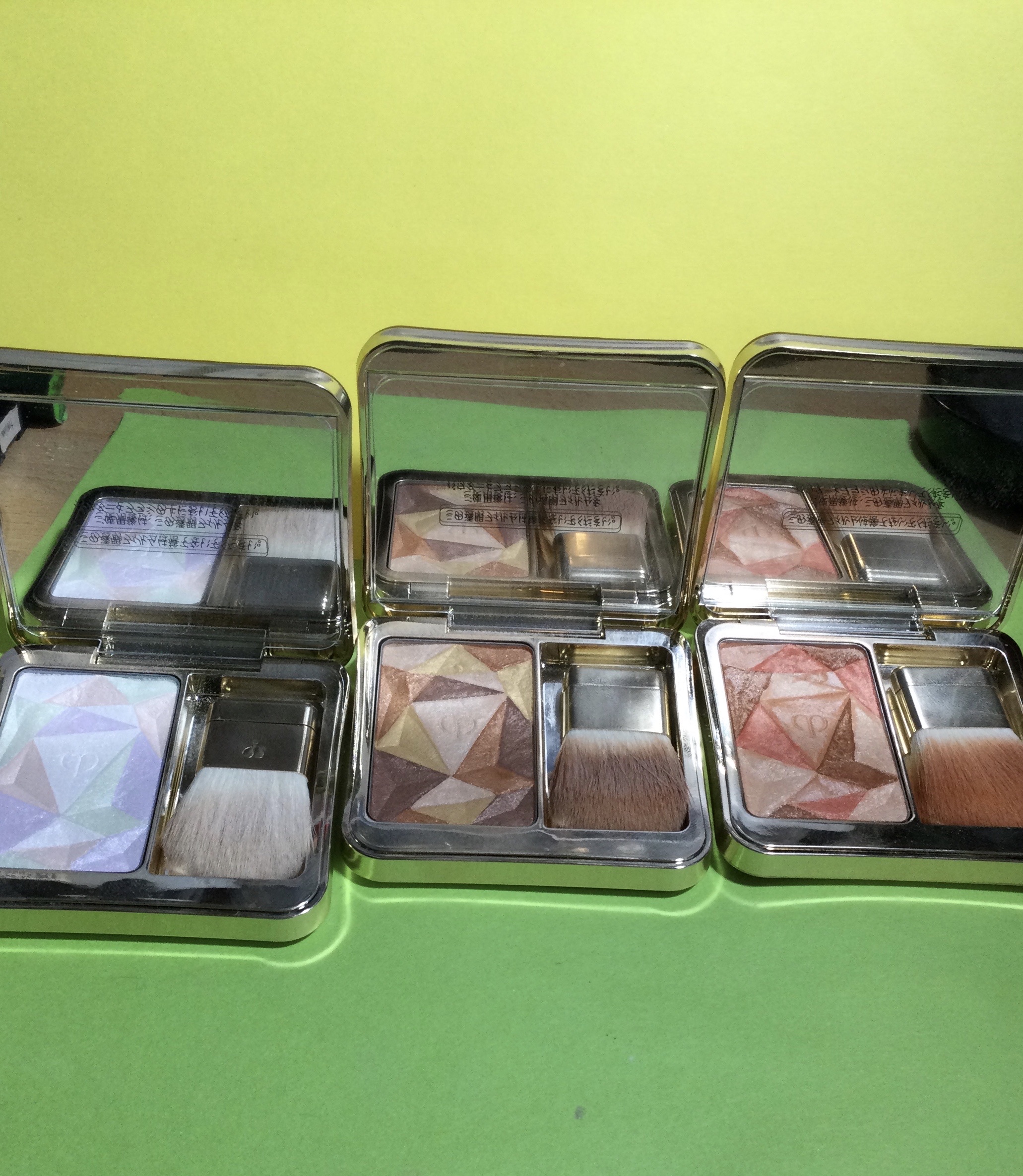 オンブルクルールクアドリ 10 Sea Grass（レフィル）/クレ・ド・ポー ボーテ/アイシャドウパレットを使ったクチコミ（2枚目）