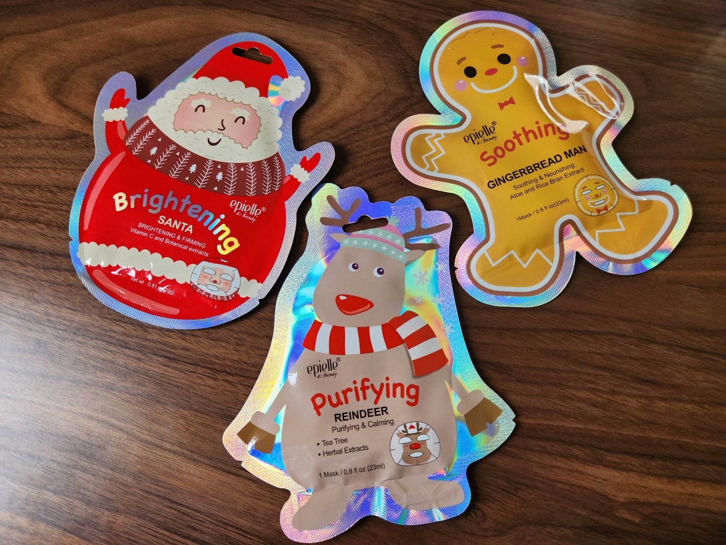 ハードグミ好き on LIPS 「完全にパケ買い!クリスマスデザインかわいい🎄✨緑の方もあったけ..」(2枚目)