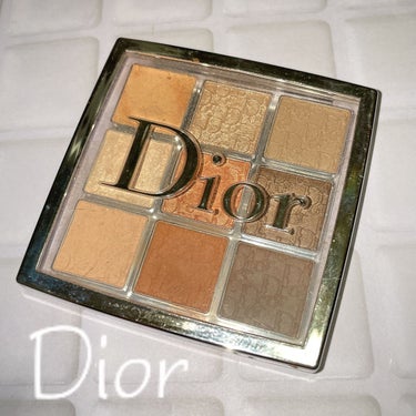 Dior
ディオール バックステージ 
アイ パレット
001ウォーム

絶妙なカラーと粉質の良さに
感激した🥺完全にマットではなく

程よいセミマットな質感で
発色も派手すぎず使いやすい！

ラメに頼