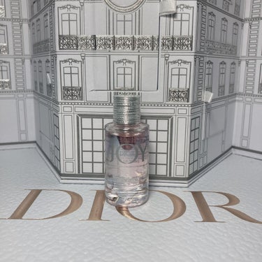 Dior モンテーニュコフレ 2020 そのご！
ぴぴと申します‪‪❤︎‬

経緯は4つ前の投稿をご覧下さい😌

ジョイ(オードゥパルファン) 限定品

5cm程度でした。

今打って限定品って絶望した