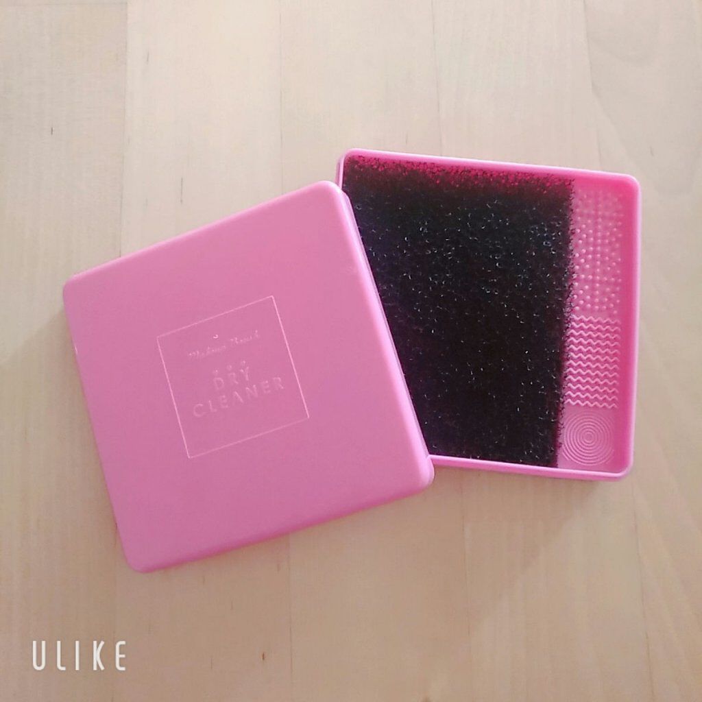 メイクブラシドライクリーナー/DAISO/メイクアップキットを使ったクチコミ(3枚目)