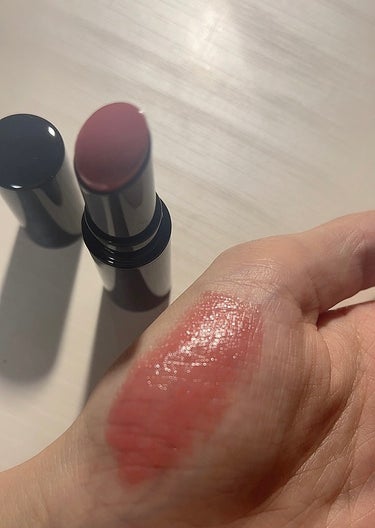 落ちにくい色気続く粘膜色ルージュ💄


○Visée
ネンマクフェイク ルージュ　PK850 うさぎの恋人


少し前にバズったViséeのリップをようやくゲットしたのでレビューしたいと思います🙌🏻

