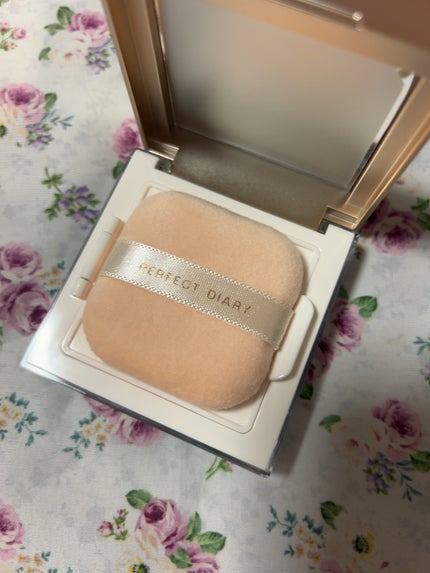 PERFECT DIARY トランスルーシェントブルーリング ルースパウダーのクチコミ「
🐈⬛パーフェクトダイアリー トランスルーシェントブルーリング ルースパウダー🐾カラーロッ.....」(2枚目)