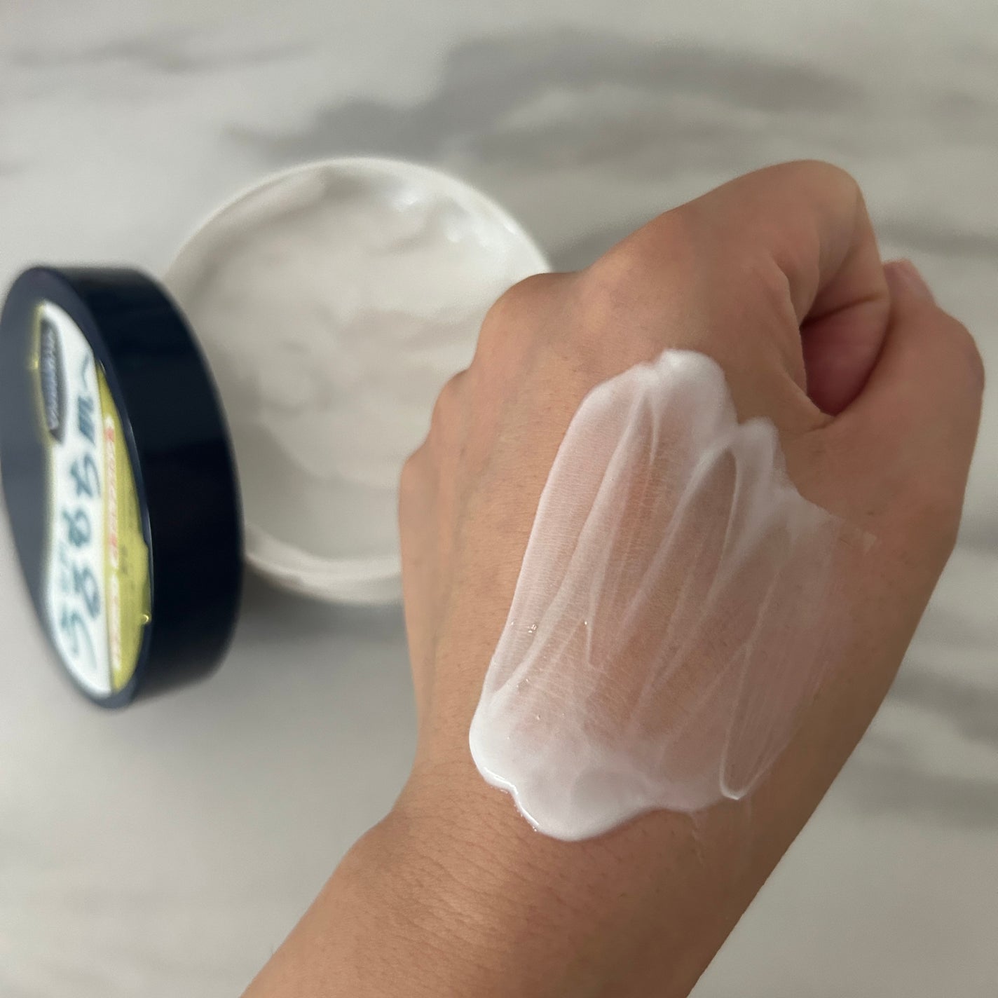 ヴァセリンリペアクリームナイトケア/ヴァセリン/ボディクリームを使ったクチコミ(4枚目)