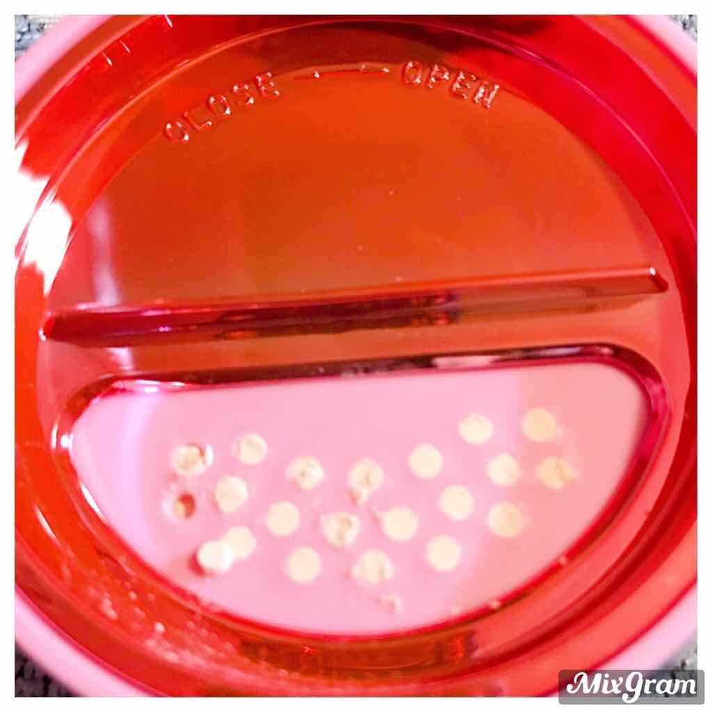 Jeffree Star Cosmetics Magic Star Setting Powderのクチコミ「入荷してもすぐに売り切れちゃう。
Magic Star Setting Powder の Fa.....」（3枚目）